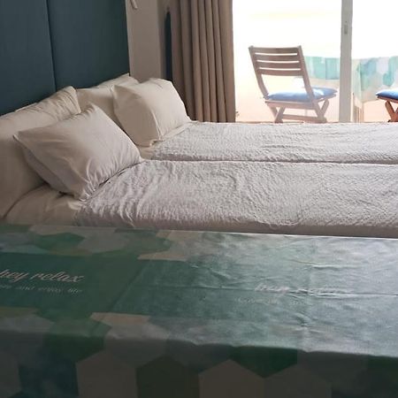 Seafront Apartment With Open-Air Heated Pool Фуенхірола Екстер'єр фото
